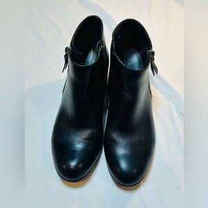 Ecco Women’s Elegant Black Ankle Boots Size 7.5 Excellent Condition